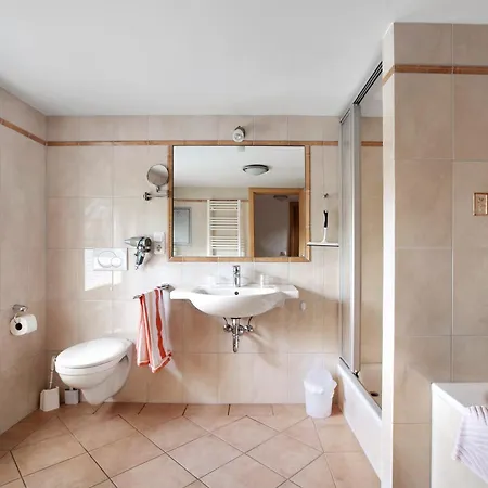 H H Ingwersen Апартаменты *